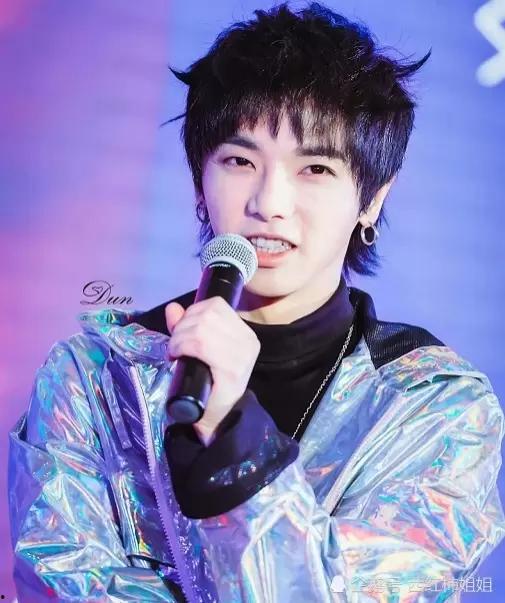 娱乐圈吃瓜华晨宇,娱乐圈的瓜田，他如何成为焦点？